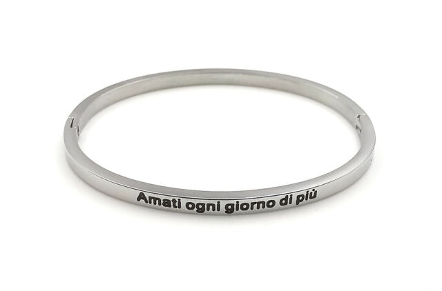 Bracciale rigido con scritta amore